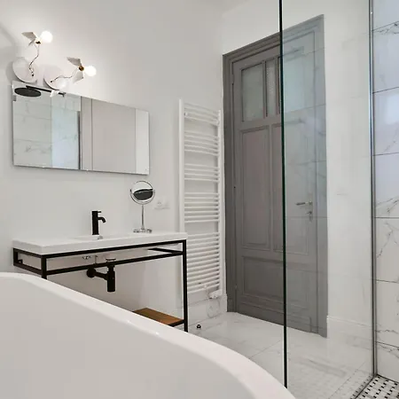 Luxueux Haussmannien - Lille - Parking Prive Appartement